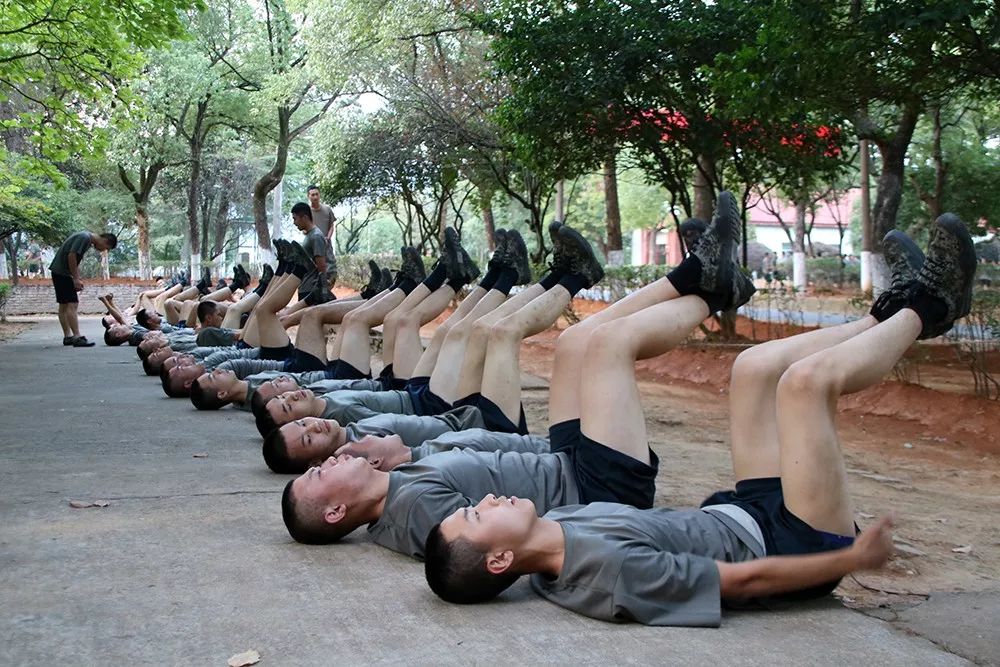 入伍一个月，新战友们对26个英文字母有了全新的认识！