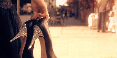 鞋子买小了怎么撑大小妙招,鞋子太小了可以撑大吗