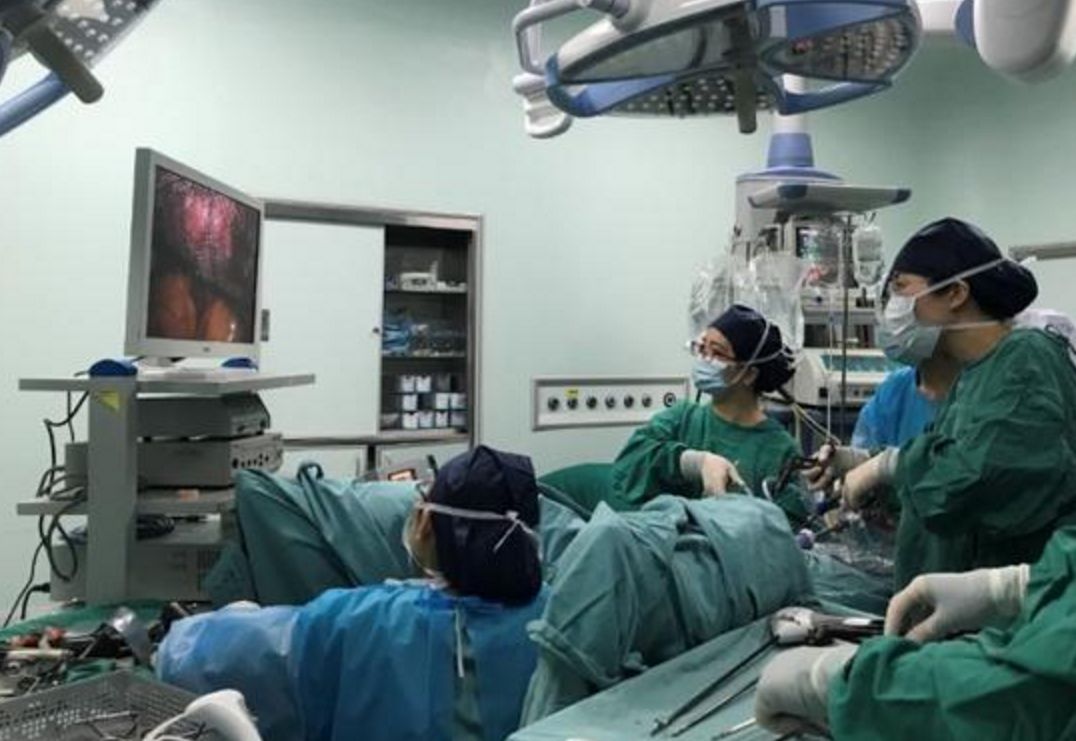 卵巢发生破裂,女子卵巢破裂