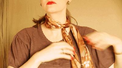 春天方丝巾怎么系好看,丝巾这样系简单时尚又清爽