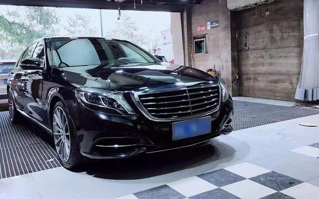 车子被喷到飞漆怎么能清理掉,车子小刮蹭怎么处理