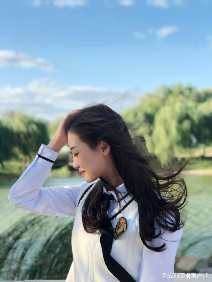 抖音上很火的一个原唱女歌手,成都妹儿抖音原唱