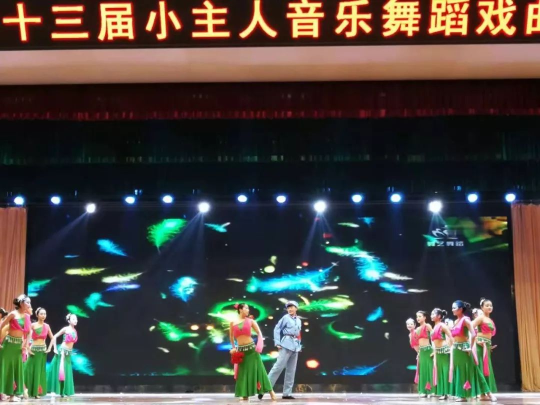 体现素质教育成果的照片,展现教育新变化的图片