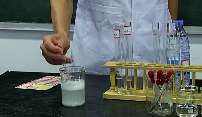 怎样分辨纯净水,怡宝纯净水真假