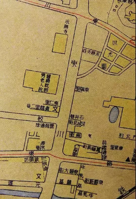 张敬轩住过的这条老街，随便几家美食店，加起来超过150岁！