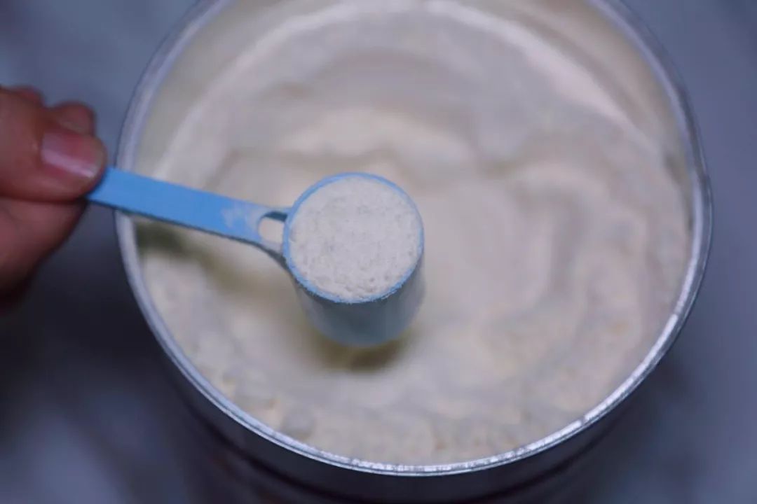 简单易做的草莓布丁,为孩子做甜品