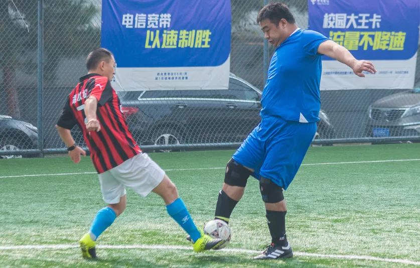 绿茵场上的RUC后勤人｜你们顽强拼搏的姿态，最帅！