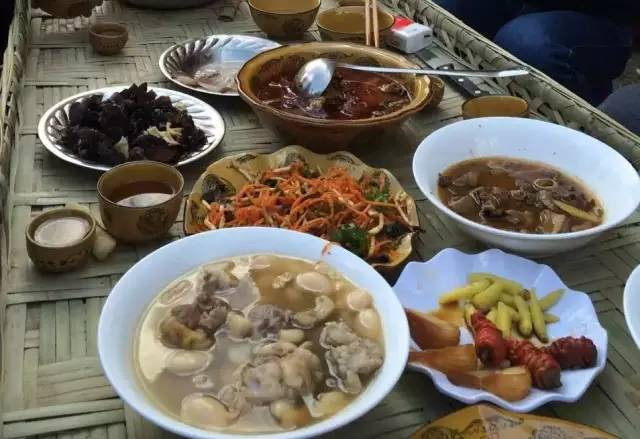 大理八大碗鱼做法,大理剑川八大碗店