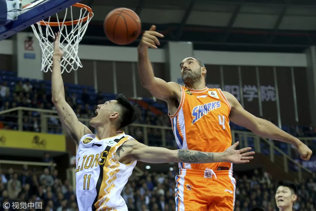 大鲨鱼被逆转输了,上海大鲨鱼u19夺冠