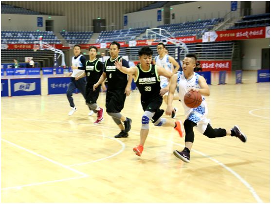 赛场英姿,赛场展雄姿健儿竞风流