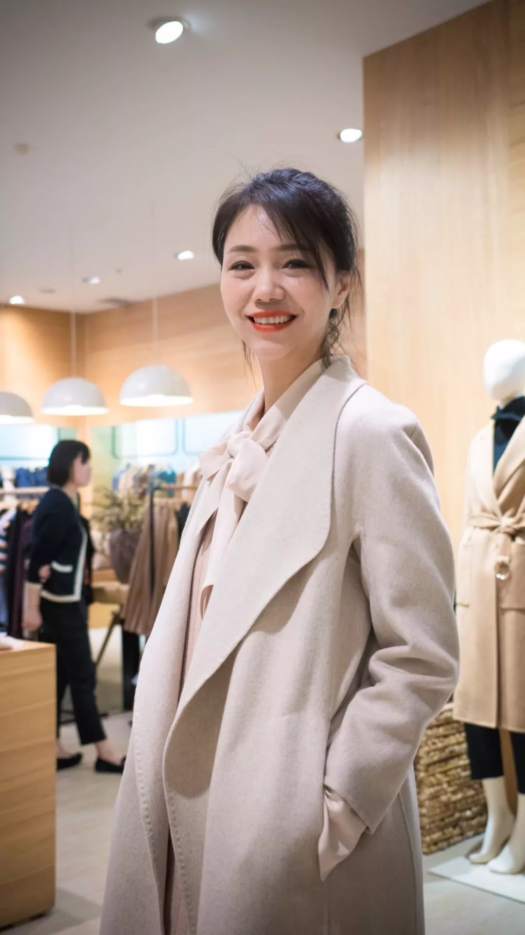 精致女人逛街需要几步,精致的女人和省钱的女人