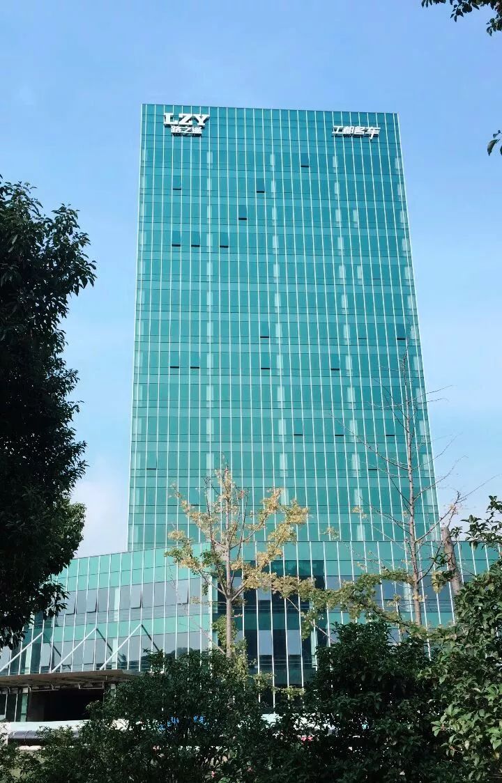 一天卖100万的电商,一天卖一万八千的电商