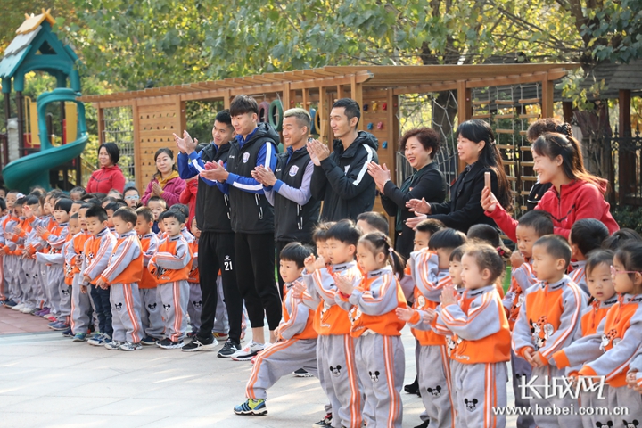 快乐童年足球俱乐部,快乐足球欢乐球