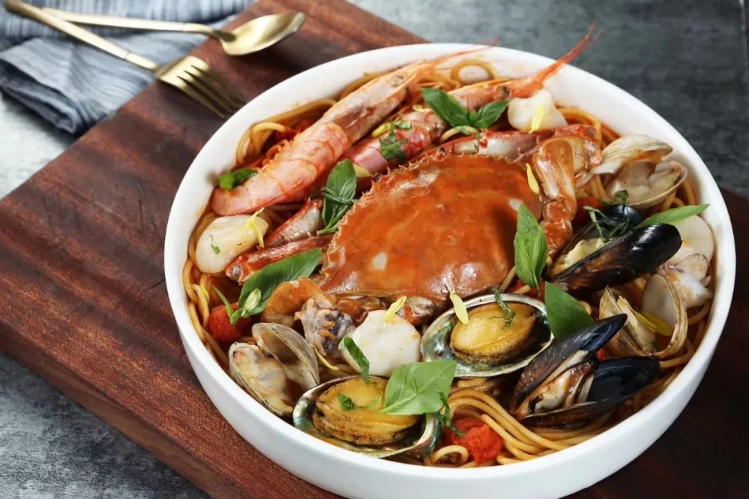 豆瓣9.5《风味人间》横跨东西，哪些餐厅新品惊艳南北？｜城市指南