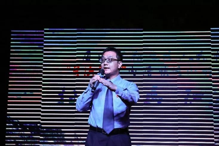 这一夜场集市有亮点，看剧学法两不误！