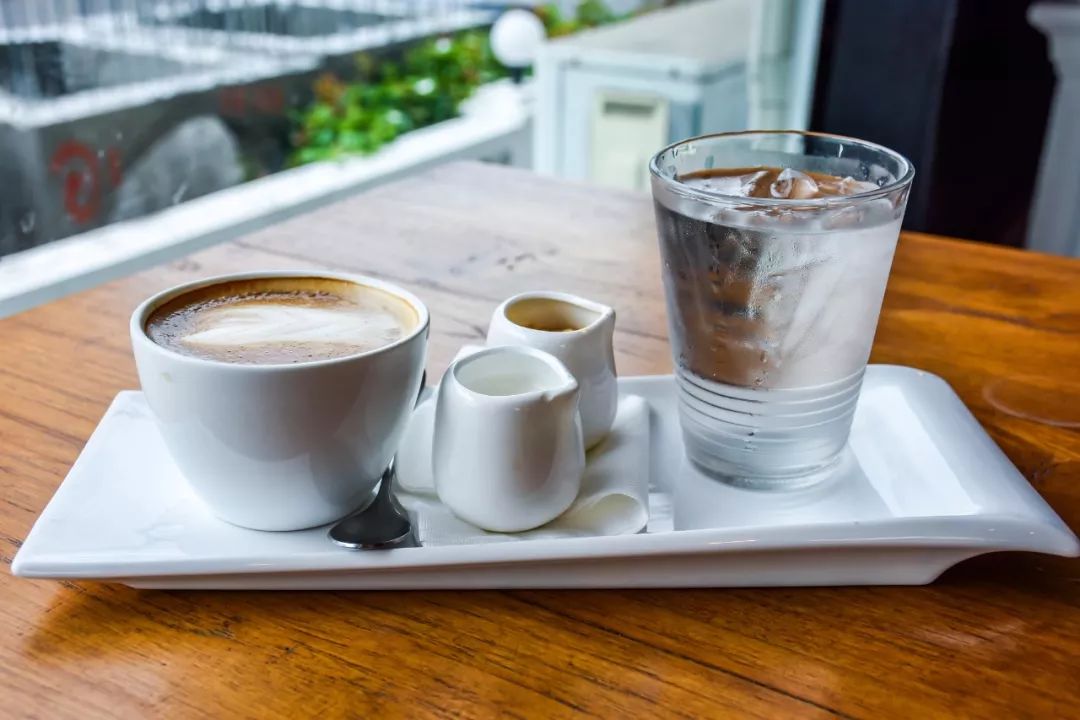 缓解肾结石疼痛应该保持什么体位,涨姿势预防骨质疏松这几点请记住