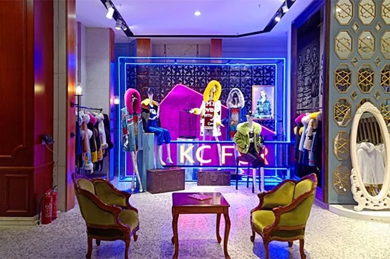 不是开玩笑，用羽绒服的价格买皮草！单身的朋友来这儿，还有可能从此告别双11！