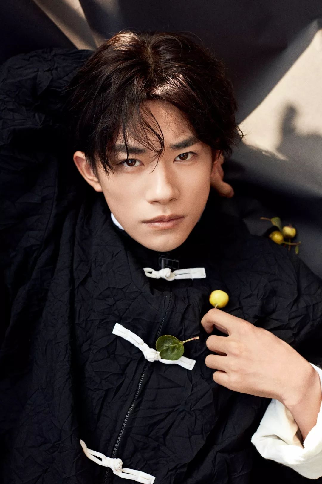 易烊千玺微博出神图超话,易烊千玺突然出神入化