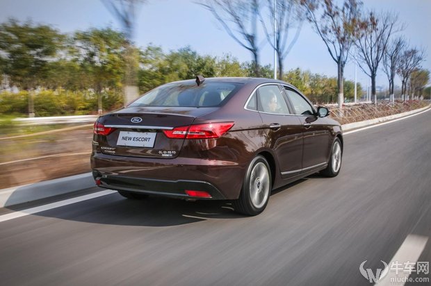 试驾全新福特福睿斯,福睿斯性价比