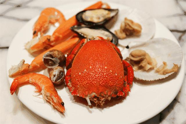 福利‖带上你的plus胃，郑州这家海鲜自助餐厅鲍鱼螃蟹吃到醉！