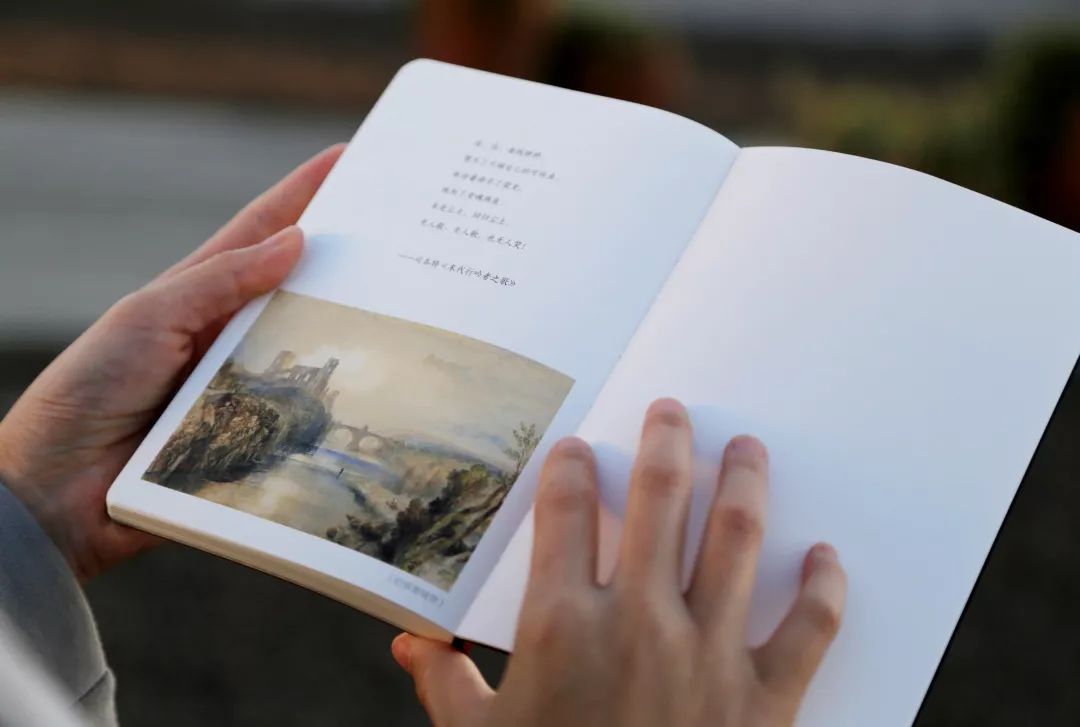 高级“红配绿”！试问谁不想拥有这样一本手帐？｜福利