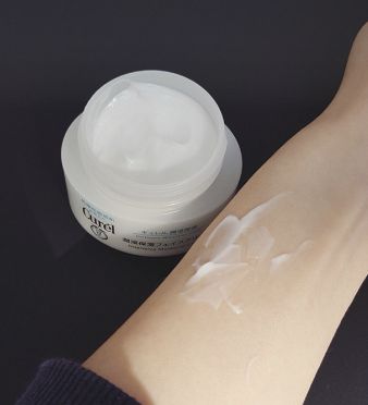 00后用什么面霜,00后都开始护肤了你还在喝奶茶