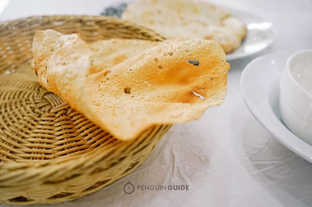 在这个魔幻的江南小城里,来一场烤肉和大饼的狂欢!