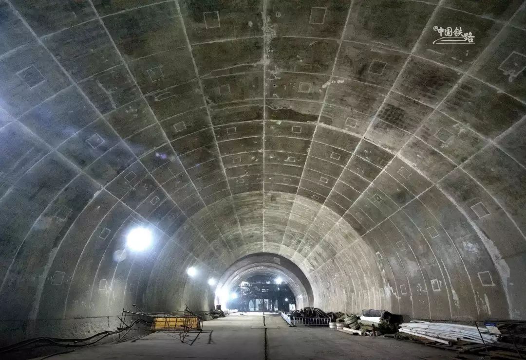 有哪些中国铁路工程震撼到你,中国铁路在建超级工程有哪些
