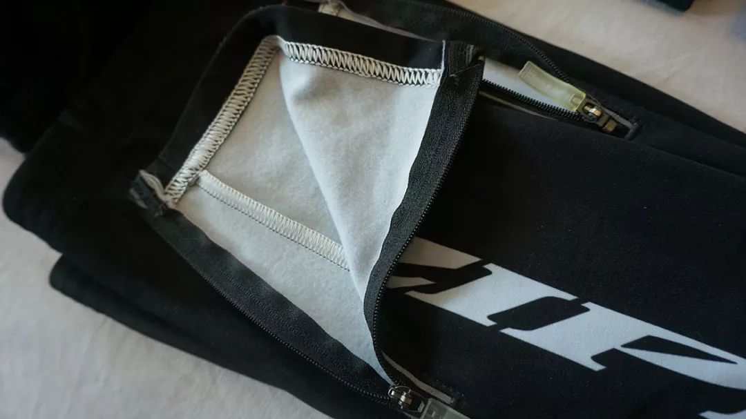 除了不可描述,夫妻出门比赛都带些啥?