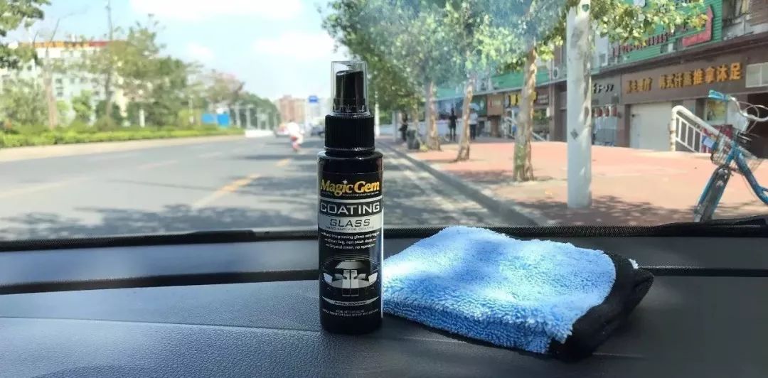 冬天车内玻璃起雾怎么开暖风去雾,小车玻璃有雾看不清怎样快速除雾