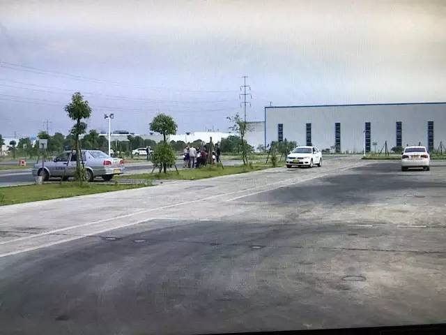 教练车整齐的排成一排,驾校教练车排列图片