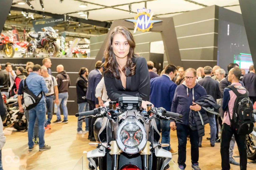 奥古斯塔brutale800复古,奥古斯塔艺术品