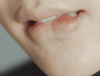 嘴唇起皮用什么口红唇釉好,嘴巴容易起皮适合涂什么哑光口红