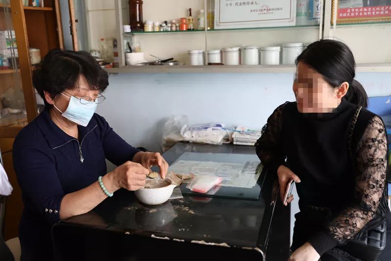 「家在鲤城」青草丹膏解病痛，世德传家医者心