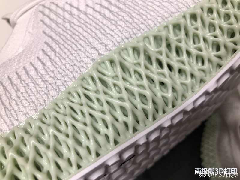 阿迪达斯alpha鞋,阿迪达斯粉红色4d打印鞋