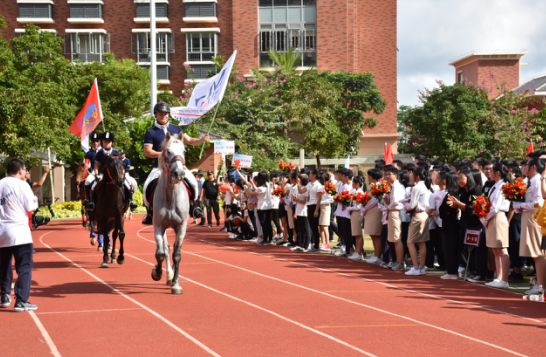观澜湖华侨中学校园,海口市华侨中学观澜湖学校国标舞