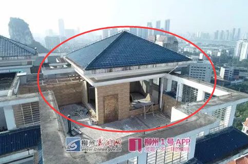 楼顶归你家？北大阳光小区顶层楼业主打穿天花板，欲建“空中楼阁”