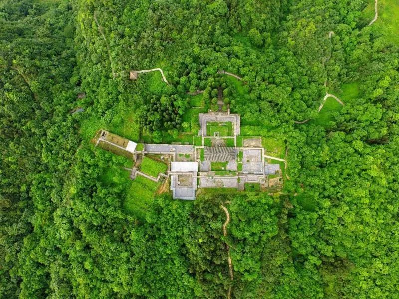 刷新你的世界观！国内最受欢迎的顶级野奢酒店，美到极点奢华到极致！享受质感生活，选这儿准没错！