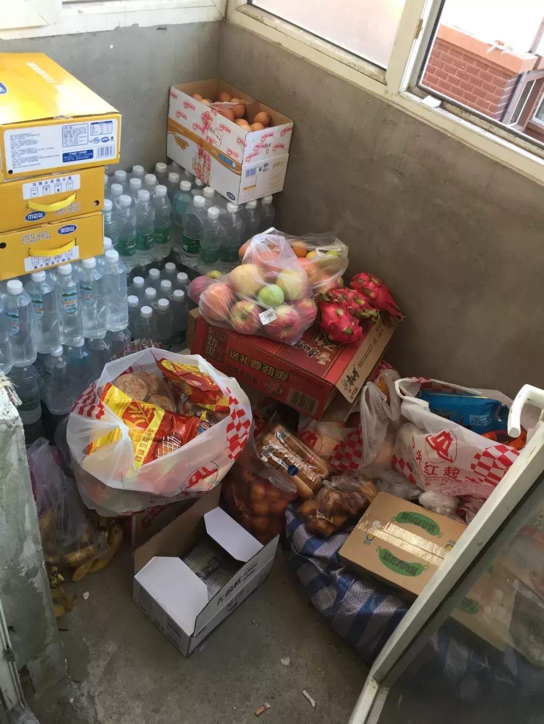 妈妈被查患癌爸爸留下100元自缢12岁男孩辍学养家