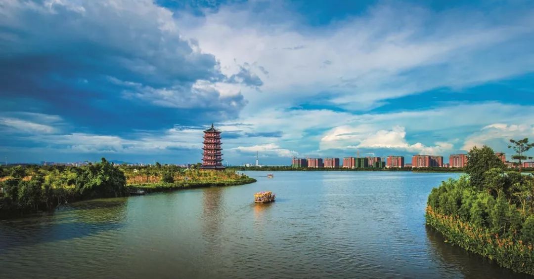 3个跨版深度解读!《凤凰周刊》再度聚焦“美丽东莞”!