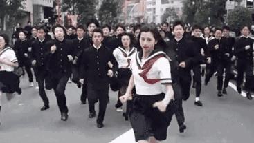 恩施人速抢！大型服装厂库存清仓处理，全场39元起！免费送围巾