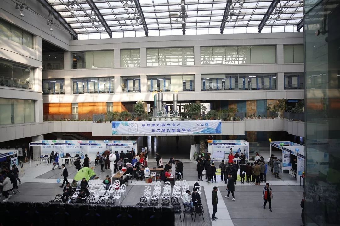 酷，哈工程创客“小鲜肉们”惊艳了时光的发明来了