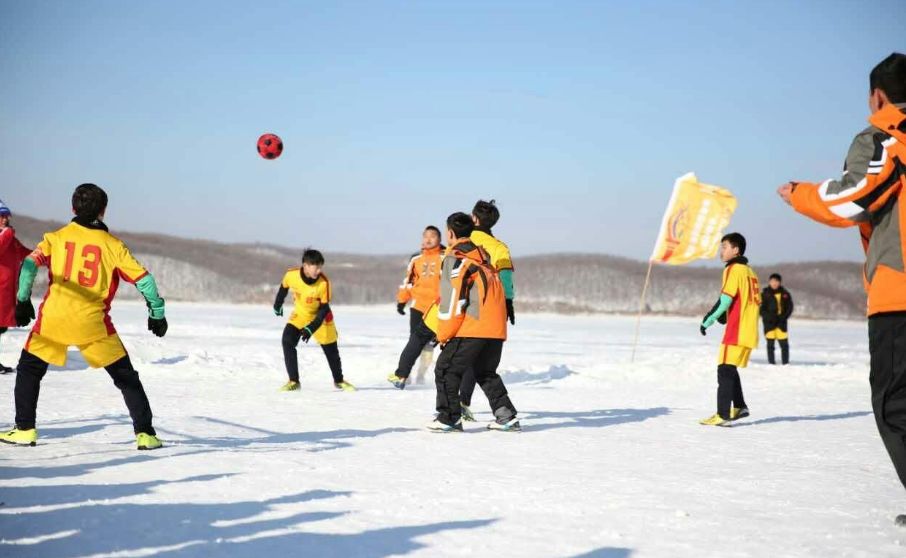 满洲里冰雪节,满洲里冰雪节和哈尔滨冰雪大世界