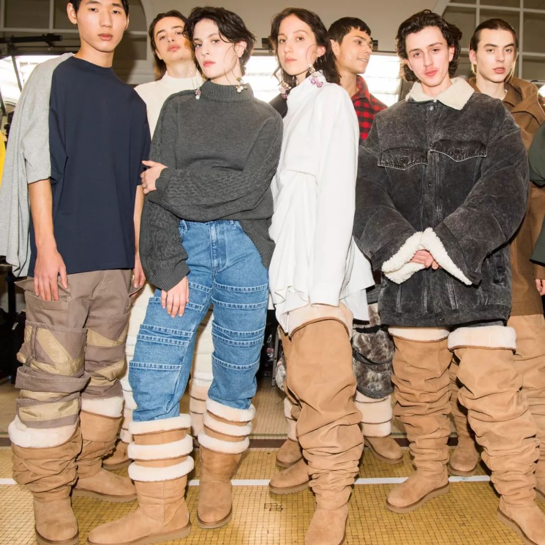 ugg绒绒包,ugg出过透明雪地靴吗