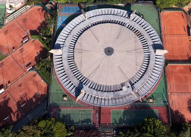 他是巴西“野兽派”大师，78岁获建筑界奥斯卡！其理想是：让建筑属于每个人！