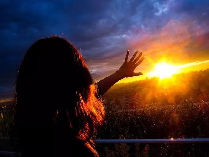 治愈还是致郁,治愈又致郁小说