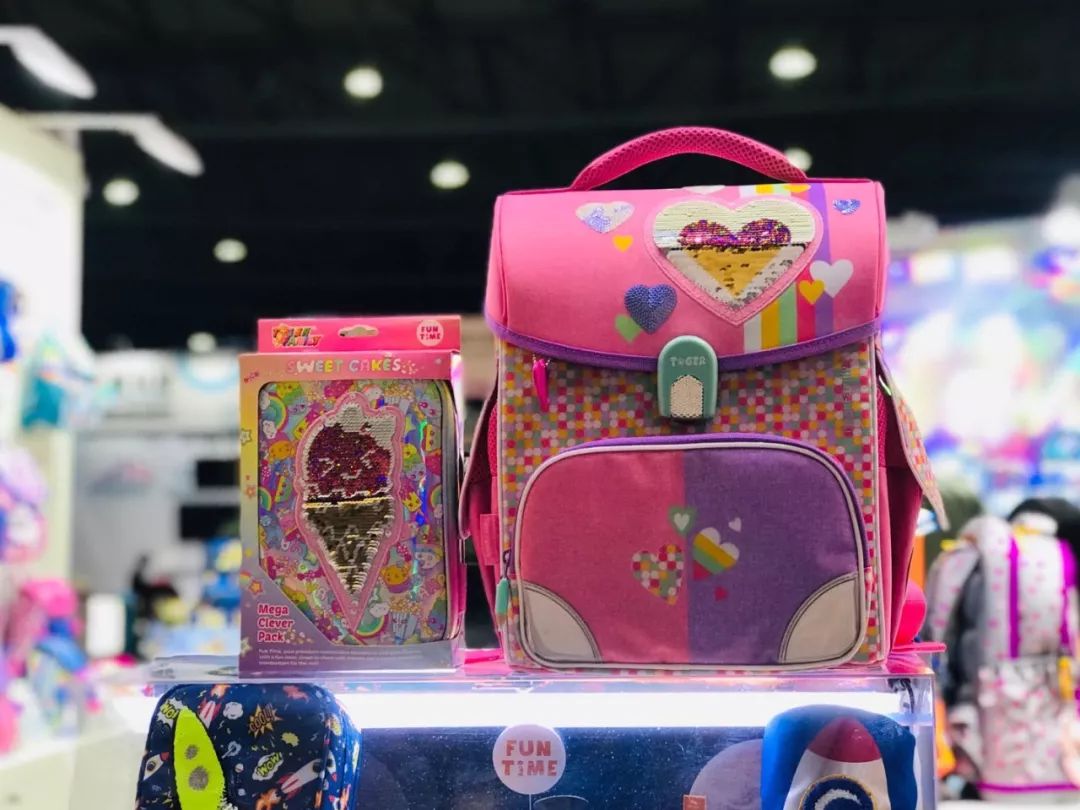 泰安新华书店百新文具馆,莱芜新华书店百新文具馆