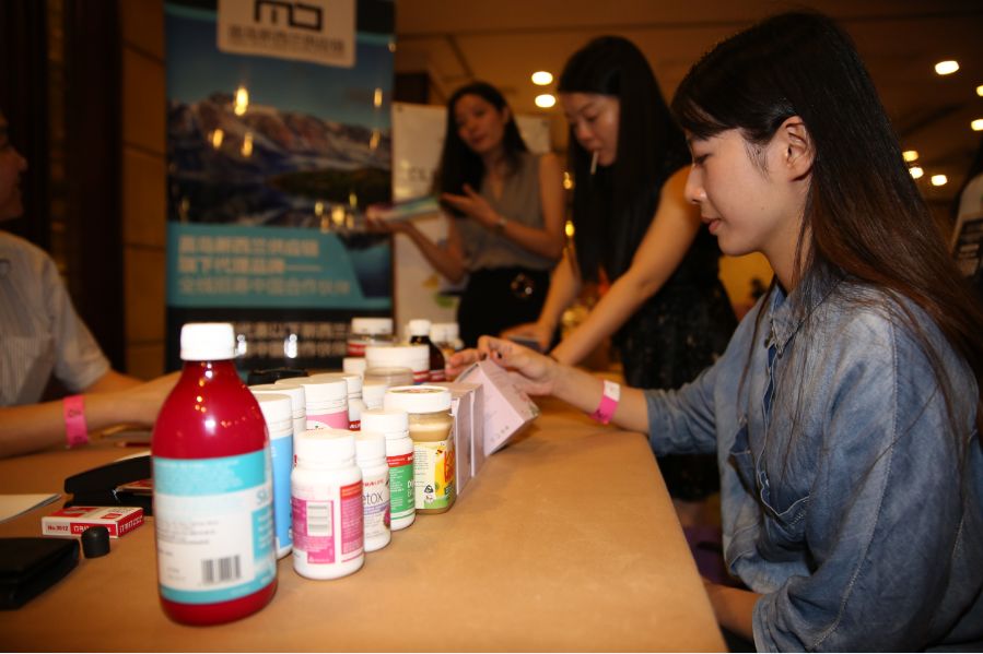 “钢铁直男”玩美妆？他从新西兰带回了最纯净的“颜值神器”，还撩到了火箭少女吴宣仪