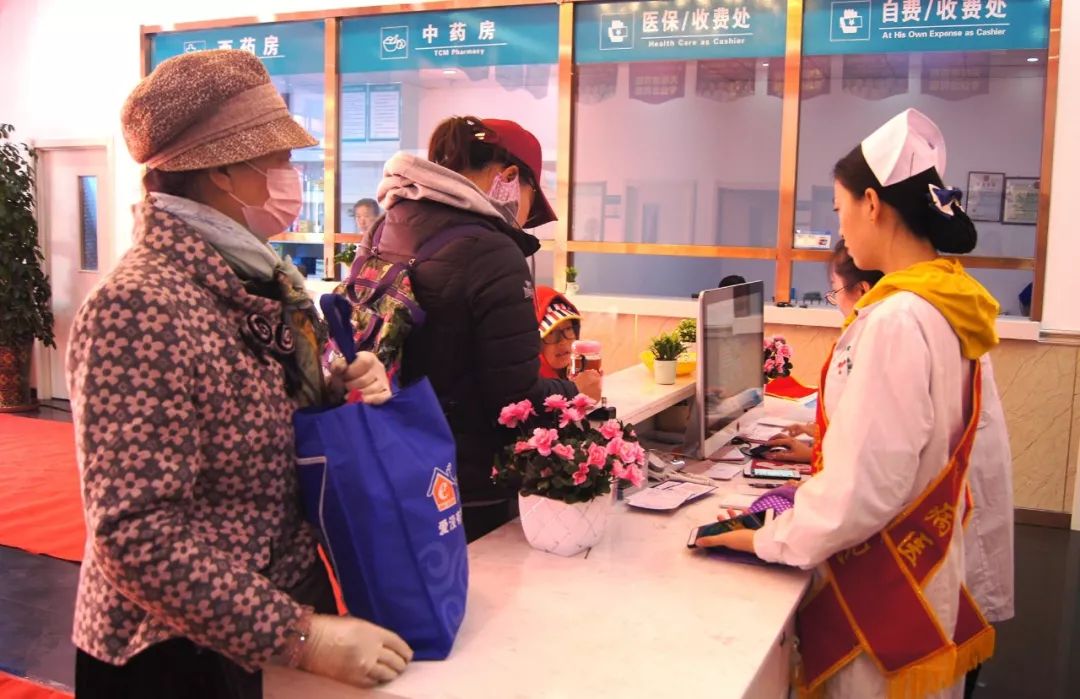 45岁男子腹部疼痛,偶尔还大便带血,一查竟是这种情况!医生:多数患者自认为是痔疮,早期没有任何症状!