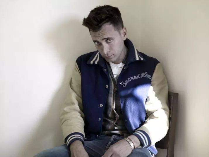 代购的冬天来了，新电商法即将实施；加拿大鹅内地首家店暂缓开业logo被遮；刘雯跌出全球收入最高前十名模